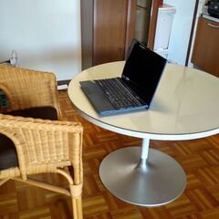 【無料・引取のみ】白カフェテーブルの画像