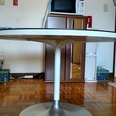 【無料・引取のみ】白カフェテーブルの画像