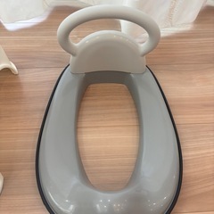 【美品】トイレセット　踏み台・取手付き補助便座　
の画像