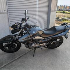 スズキGSR250の画像