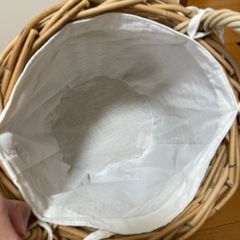ラタン バスケット大きい小物いれの画像
