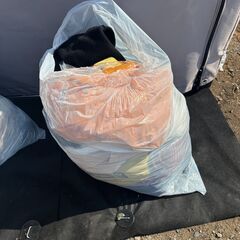 転売・せどり向け ノーブランド古着 詰め合わせ袋 大量まとめ売り 卸 複数在庫あり 1袋あたり10着~20着程度の画像