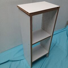 小さな棚　20×30 高さ72 手作り　200円の画像
