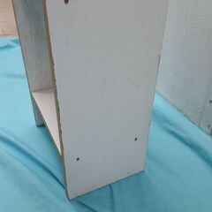 小さな棚　20×30 高さ72 手作り　200円の画像