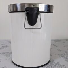 【ニトリ】ゴミ箱の画像