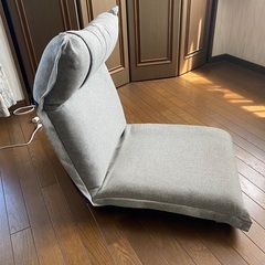 座椅子　わりと大きい　枕部分も角度可変の画像