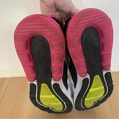 NIKE AIR MAX270の画像