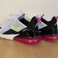 NIKE AIR MAX270の画像