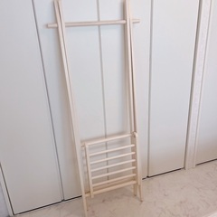 【2000円】木製ハンガーラック★折りたたみ可の画像
