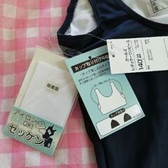①ガールズ　レギュラーワンピース　水着　140 　新品　未使用の画像