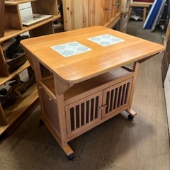 【直接取引きなら1,000円】木製ダイニングテーブル【2月5日に処分します】 直接取引きなら1,000円】木製ダイニングテーブル【2月5日に処分