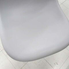シェルチェア 1人掛け 幅46.5cm グレー系 木製脚 デザインチェア ダイニングチェア 椅子 イス いす 苫小牧西店の画像