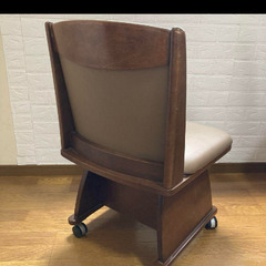 2脚セット　ダイニングチェア　キャスター付きの画像