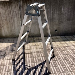 詳細不明　4尺脚立の画像