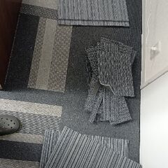 タイルカーペットの切れ端の画像