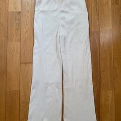 GU リブワイドパンツ　Sサイズ　クリーム色の画像