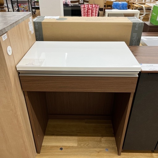 リユースのサカイ太田店☆ジモティ割あり☆ Haier 冷蔵庫 121L 24年製 ／クリーニング済み OJ10213 リユースのサカイ太田店★ジモティ割あり★  両開き書庫 グレー H215×D40×W79.5 クリーニング済み OJ11161