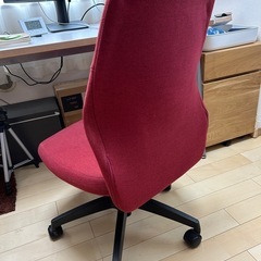ニトリ ワークチェア 赤の画像