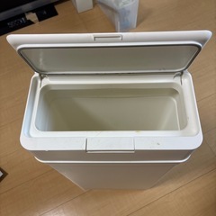 【26日まで】ゴミ箱　薄型　白　の画像