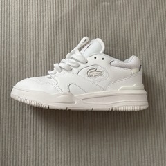 Lacoste ホワイト スニーカーの画像