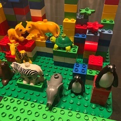 LEGO ブロック　1歳半から　たのしい動物園　
幼児用　基礎板2個付　動物　人間付　レゴ　 の画像