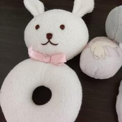赤ちゃんおもちゃ　ラトル　布絵本　モンポケ　ガラガラの画像