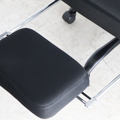 平日お渡しは値引き　未使用　オフィスチェアの画像