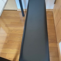 ダイニングテーブルの画像