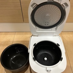 【取引確定済み】TOSHIBA 炊飯器3合 の画像