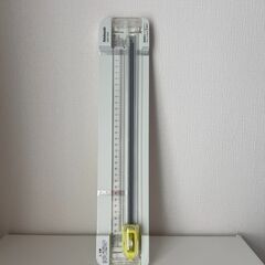 【ナカバヤシ】スライドカッタースリムＡ4　定価3410円　NSCーSA4LG　（オフィス　事務用品　ローラーカッター　ペーパーカッター　断裁機の画像