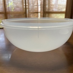 【新品】タッパーウェア Tupperware 丸型大タッパーの画像