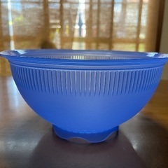 【新品】タッパーウェア Tupperware 丸型水切りザル、お米とぎの画像