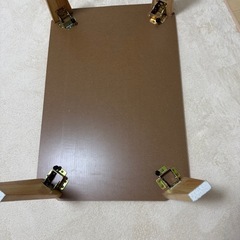 折りたたみテーブルの画像