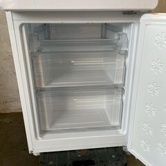 【Haier】ハイアール 2ドア冷蔵庫 JR-NF148A 148L 2017年製 ホワイト 冷蔵94L 冷凍54L 冷凍冷蔵庫 生活家電 引出しストッカー Y1915の画像
