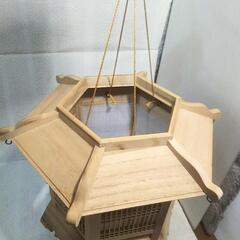 天然木製 六角灯籠 盆提灯 初盆 岡山県 切り子 燈籠 盆ちょうちん 電気照明式の画像