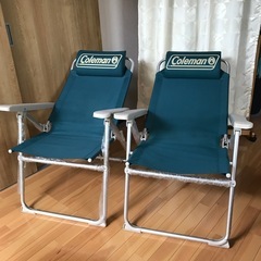Coleman肘掛け4段リクライニングチェア×２オマケのﾜｲﾙﾄﾞﾛｯｷｰ３脚セットの画像