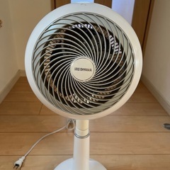 サーキュレーター 扇風機 白の画像
