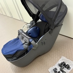 ギュット・クルーム・DX チャイルドシート前用　日除カバー＆レインカバー付き の画像