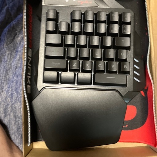 ストリーミングリボンコンバータ片手キーボード　マウス　マウスパッドのセットです　未使用です