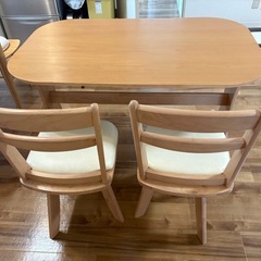ダイニングテーブルセット　椅子2脚の画像