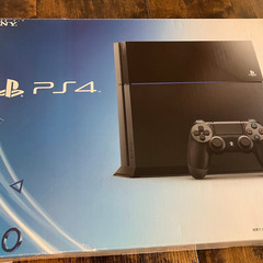 【PS4本体セット🎮】コントローラー2台＋人気ソフト2本付き！箱あり・動作OK◎の画像