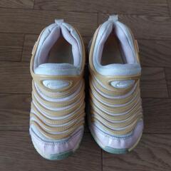 女の子　シューズの画像