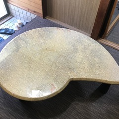 オシャレなテーブルの画像