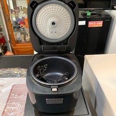 【ジモティー割】　TOSHIBA　2021年製  3合炊き炊飯器　（ID1109）の画像