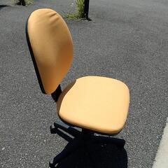 高さ調節可能 椅子の画像