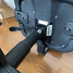 デスクチェア　昇降式　高さ調節可　ウィールチェアの画像