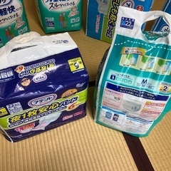 紙おむつ　180枚　サイズM多数　+おまけの画像