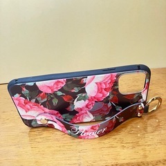iPhone11 Pro Max用の花柄のスマートフォンケース　新品　未使用の画像