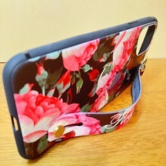 iPhone11 Pro Max用の花柄のスマートフォンケース　新品　未使用の画像