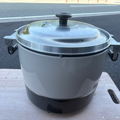■中古品 リンナイガス炊飯器 RR-300C LPガス ３升 2023年 429ｘ423ｘ426ｍｍ 動作問題なし プロパンガス■の画像